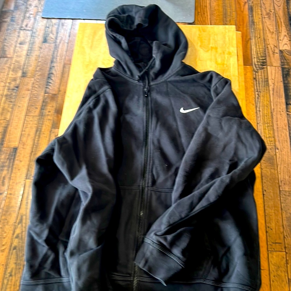 Men’s Nike XL black zip up hoodie